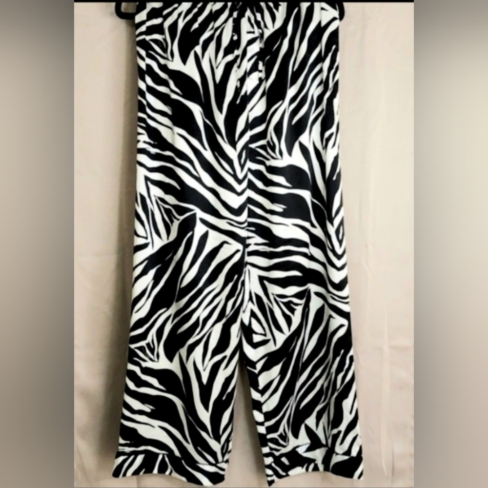 Victorias Secret Pants, Size Small,‎ Zebra Print, B&W, Silky